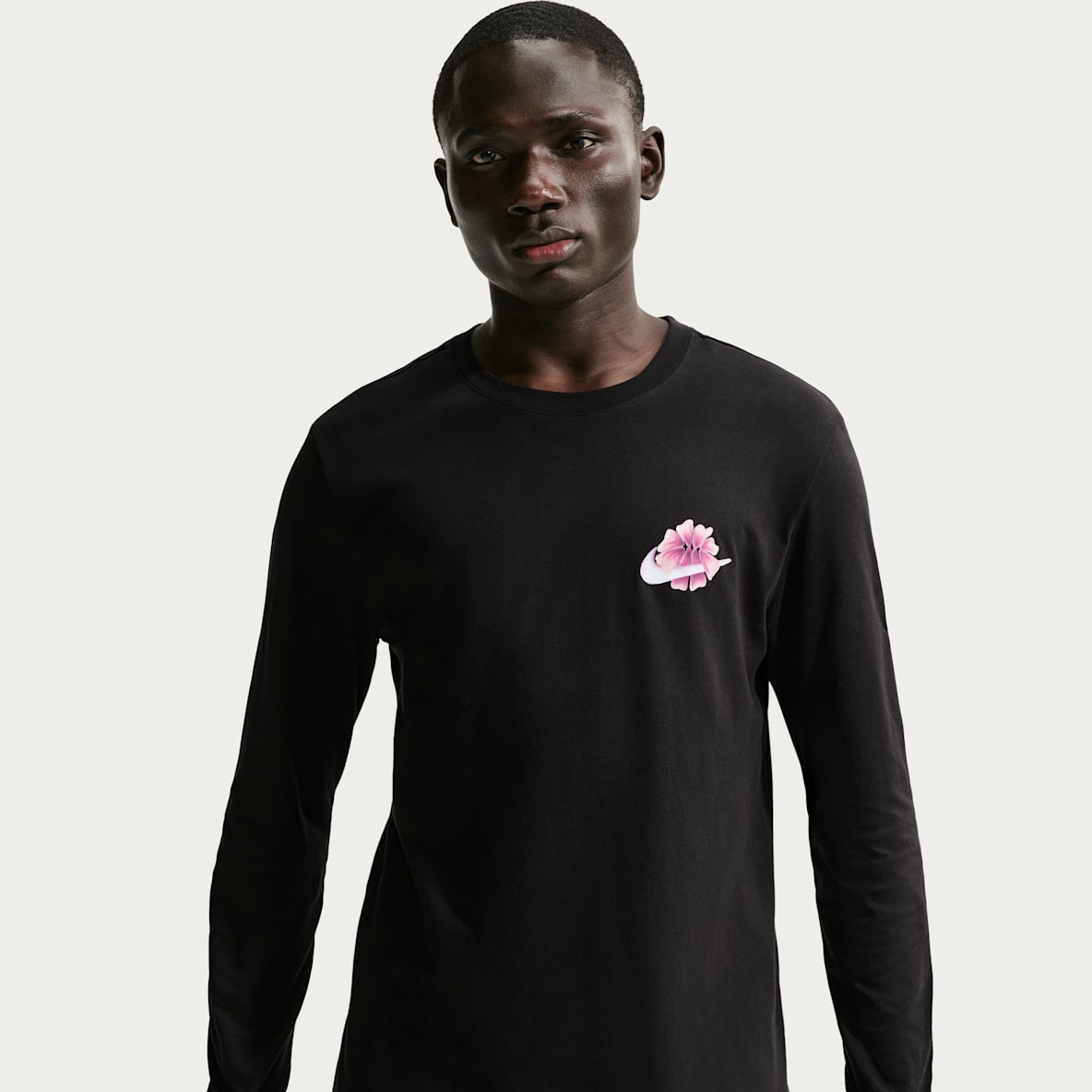 Black Long-Sleeve Tops Graphic Tees. Nike IL